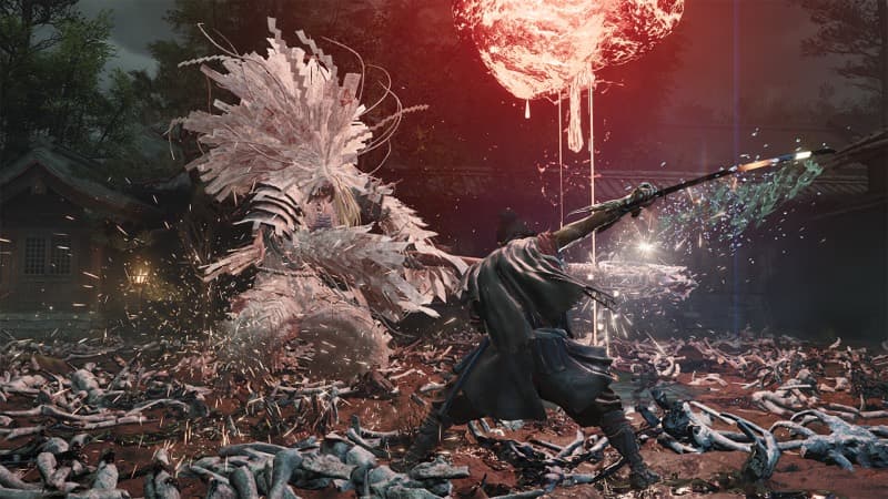 The protagonist faces a towering white-haired Genma in a shrine courtyard under a red moon